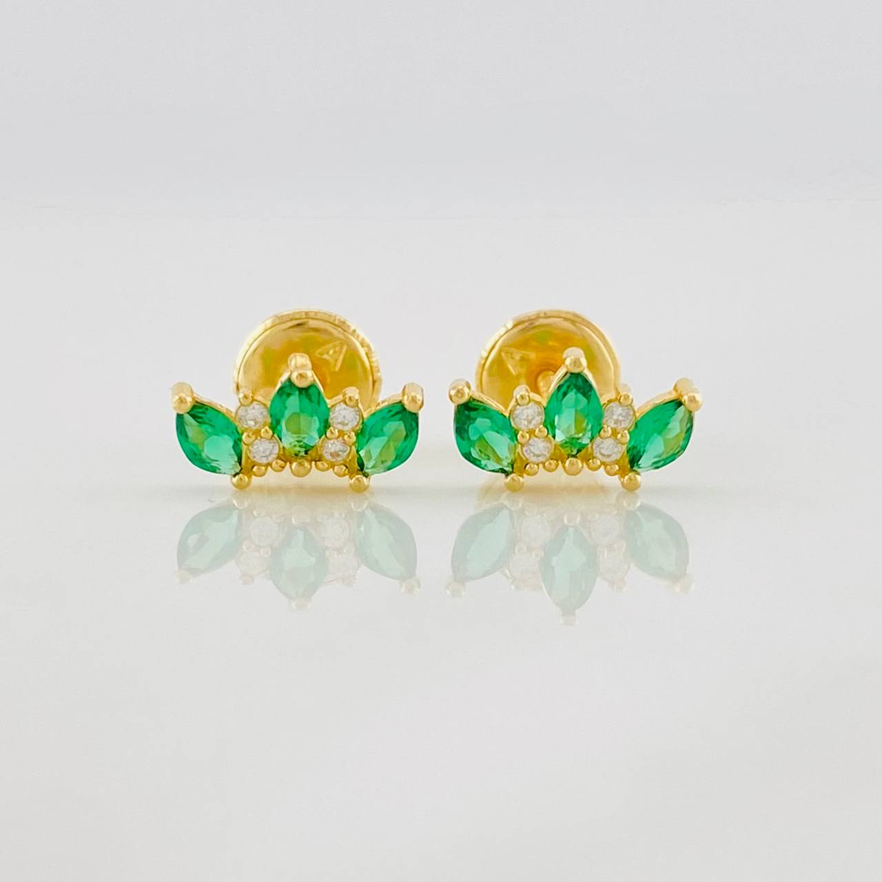 Topos Tiara 0.7g / 8.6mm Oro Amarillo 18K