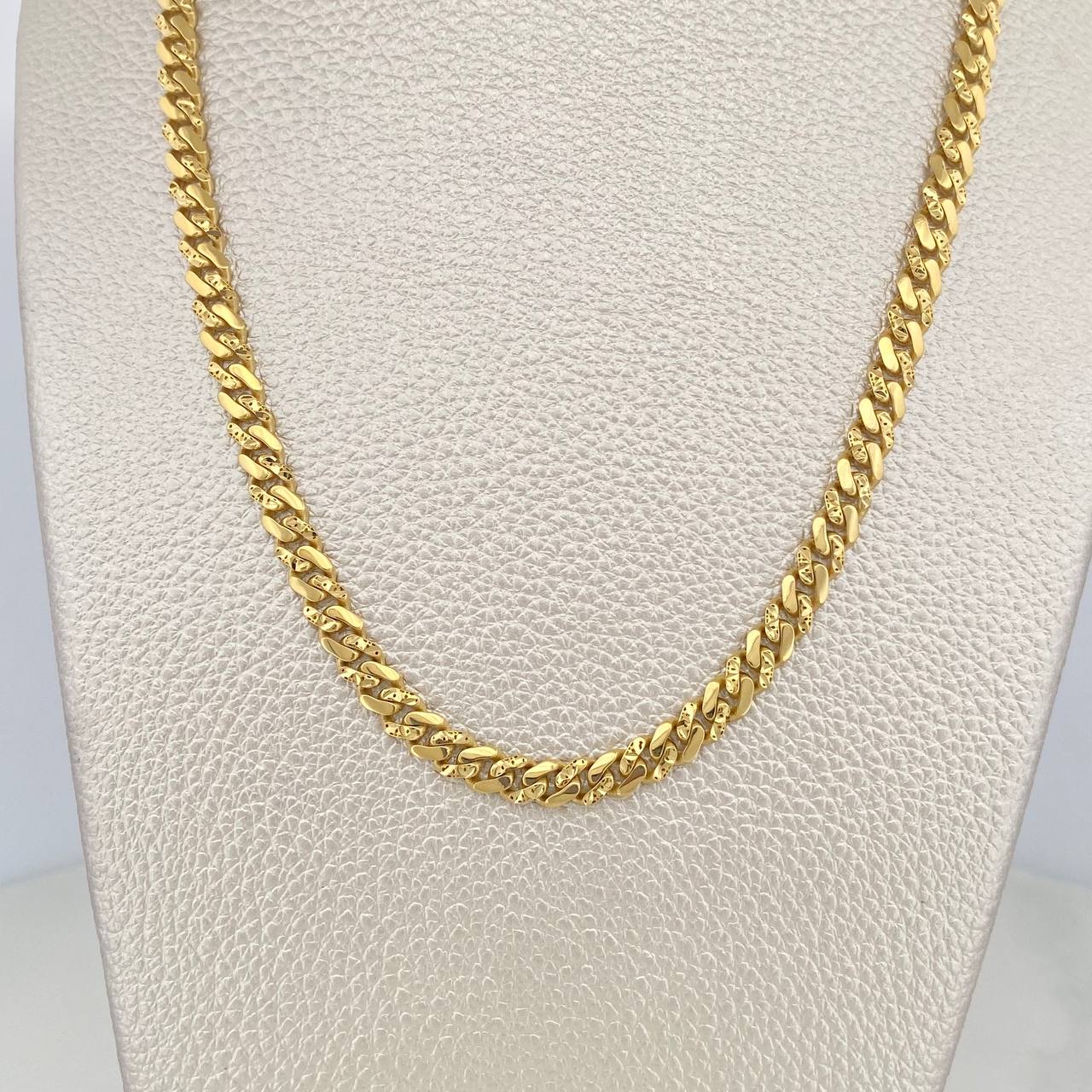 Cadena Cubana Infinito 19.2 g / 60.7 cm / 4.6 mm Oro Amarillo 18K