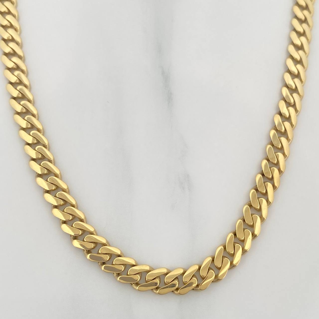 Cadena Cubana Infinito 19.4 g / 61 cm / 4.6 mm Oro Amarillo 18K
