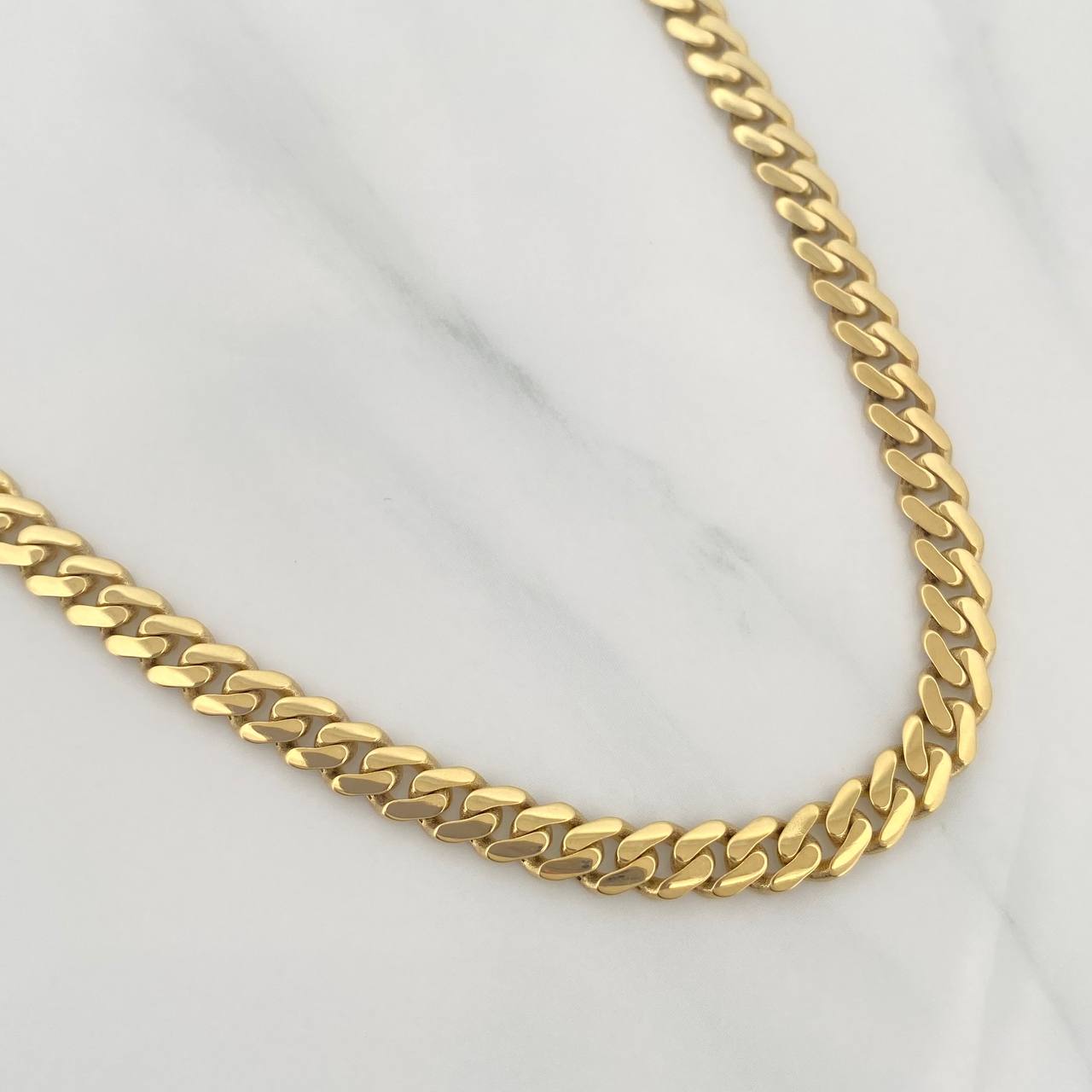 Cadena Cubana Infinito 19.4 g / 61 cm / 4.6 mm Oro Amarillo 18K
