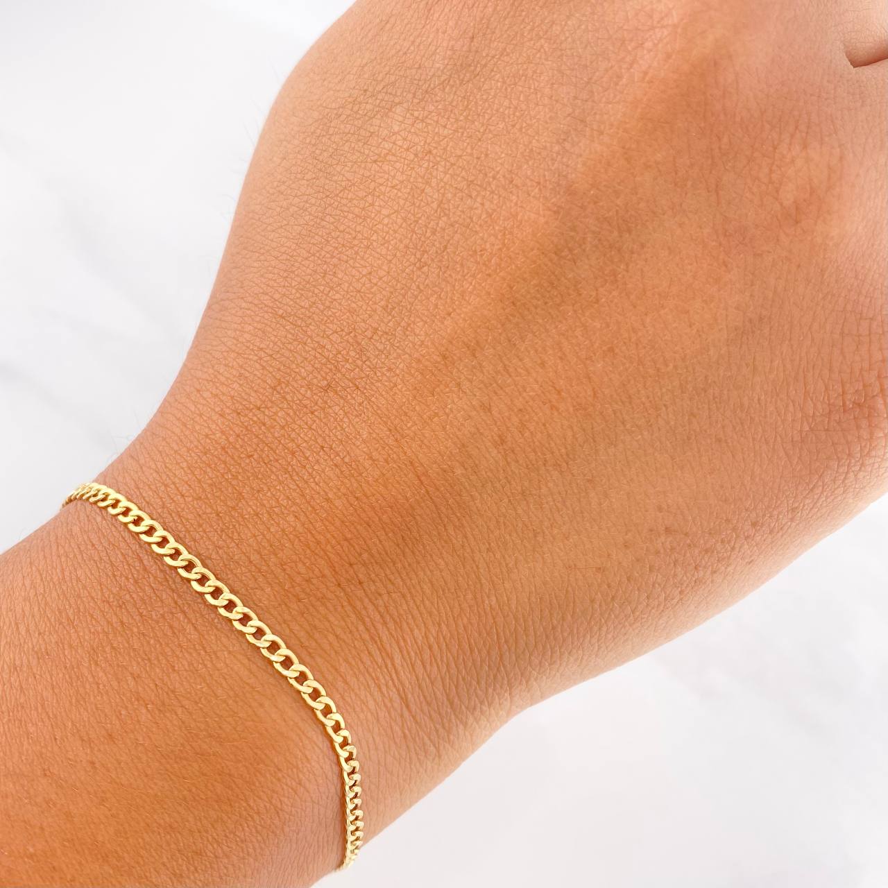 Pulso Cubano 1g / 19.7cm / 2.4mm Oro Amarillo 18K