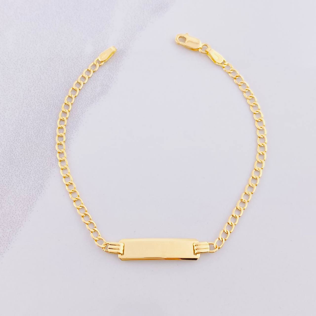 Pulso Cubano Placa Rectangular 2.2g / 16.6cm / 2.6mm Oro Amarillo 18K