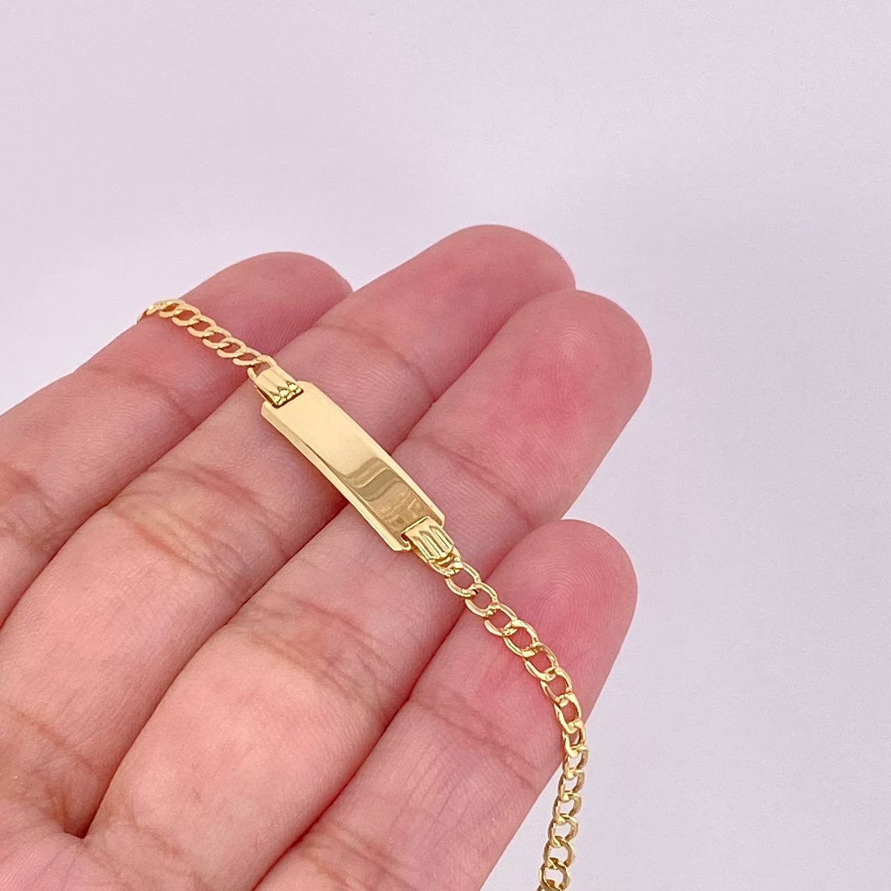 Pulso Cubano Placa Rectangular 2.2g / 16.6cm / 2.6mm Oro Amarillo 18K