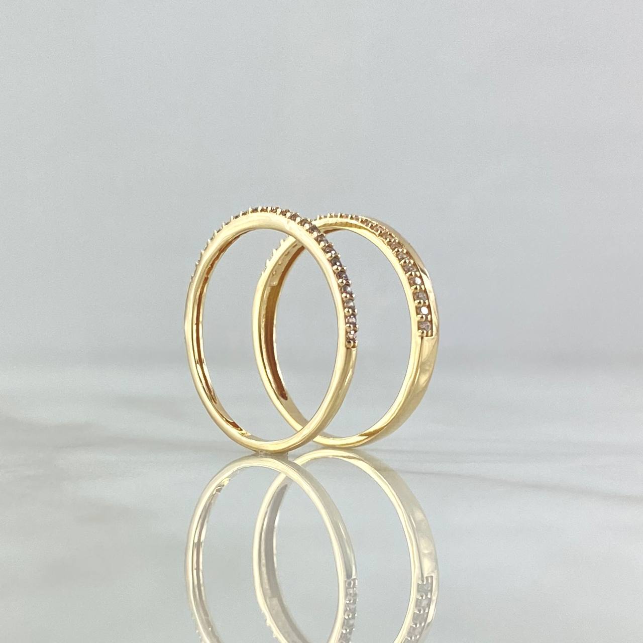 Anillo Set Argolla Matrimonial 2.85gr / T7 1/2 / Circones Blancos Oro Amarillo 18K *
