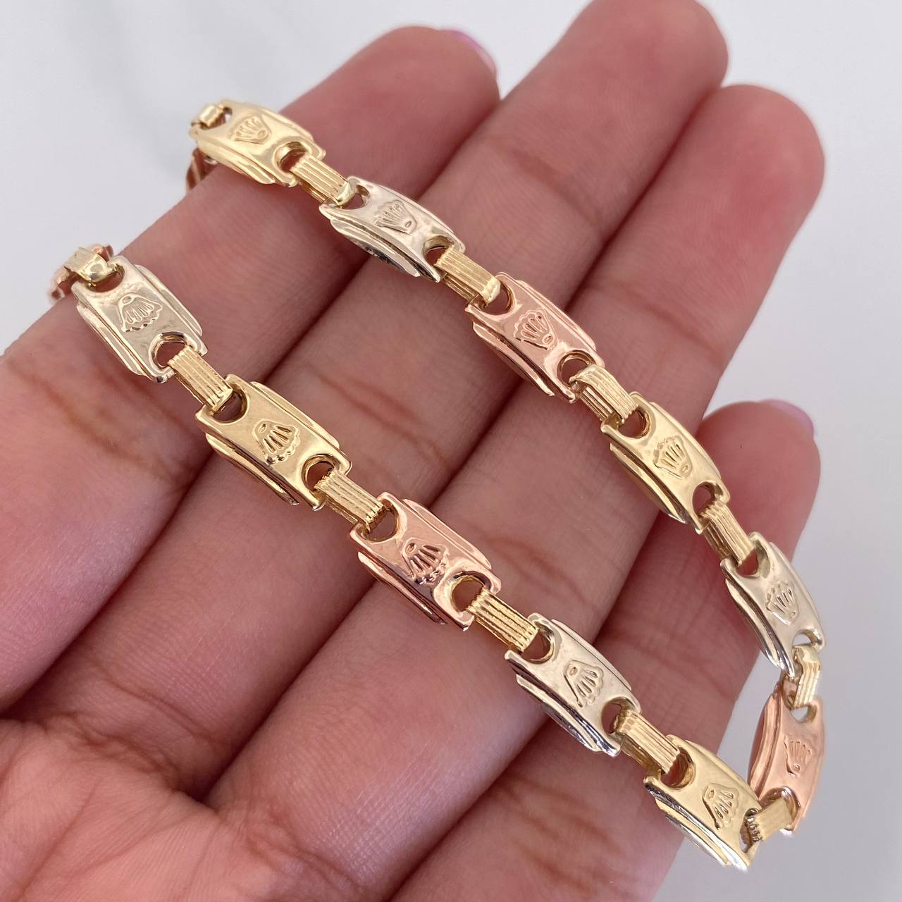 Pulso Rustico Corona 5.55 g / 20.7 cm / 5.75 mm Tres Oros 18K
