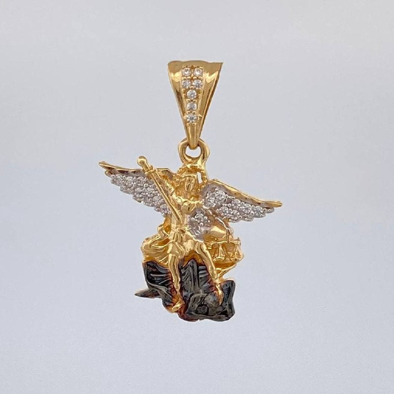 Dije San Miguel Arcangel 2.9 g / 2.7 cm Tres Oros 18K