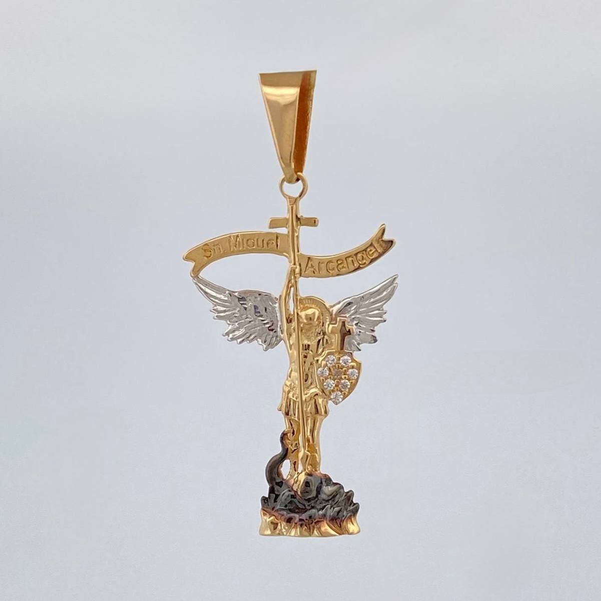 Dije San Miguel Arcangel 2.3 g / 4.1 cm Tres Oros 18K