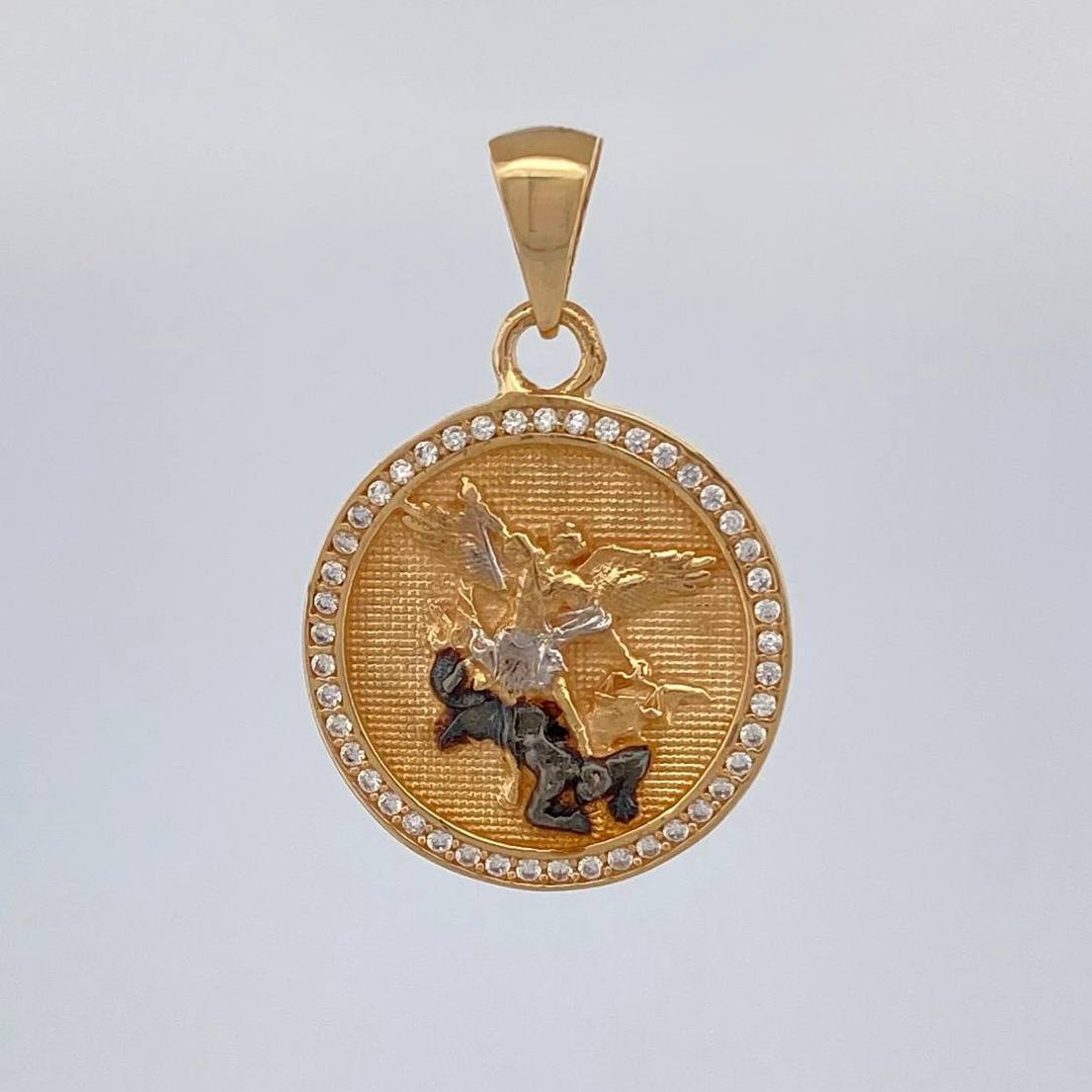 Dije San Miguel Arcangel 3.85 g / 3 cm Tres Oros 18K