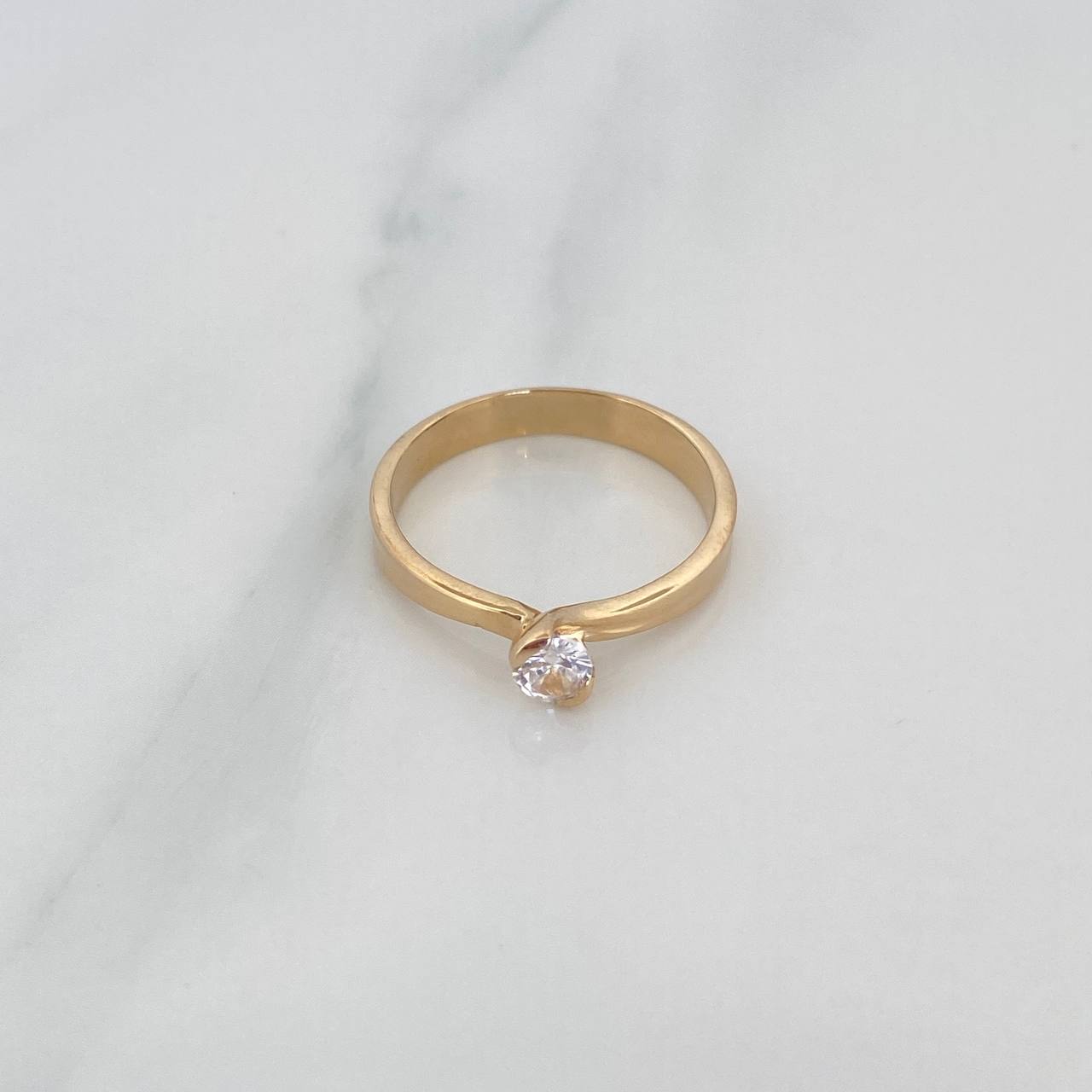 Anillo Solitario 2.75 g / T6 3/4 Oro Amarillo 18K