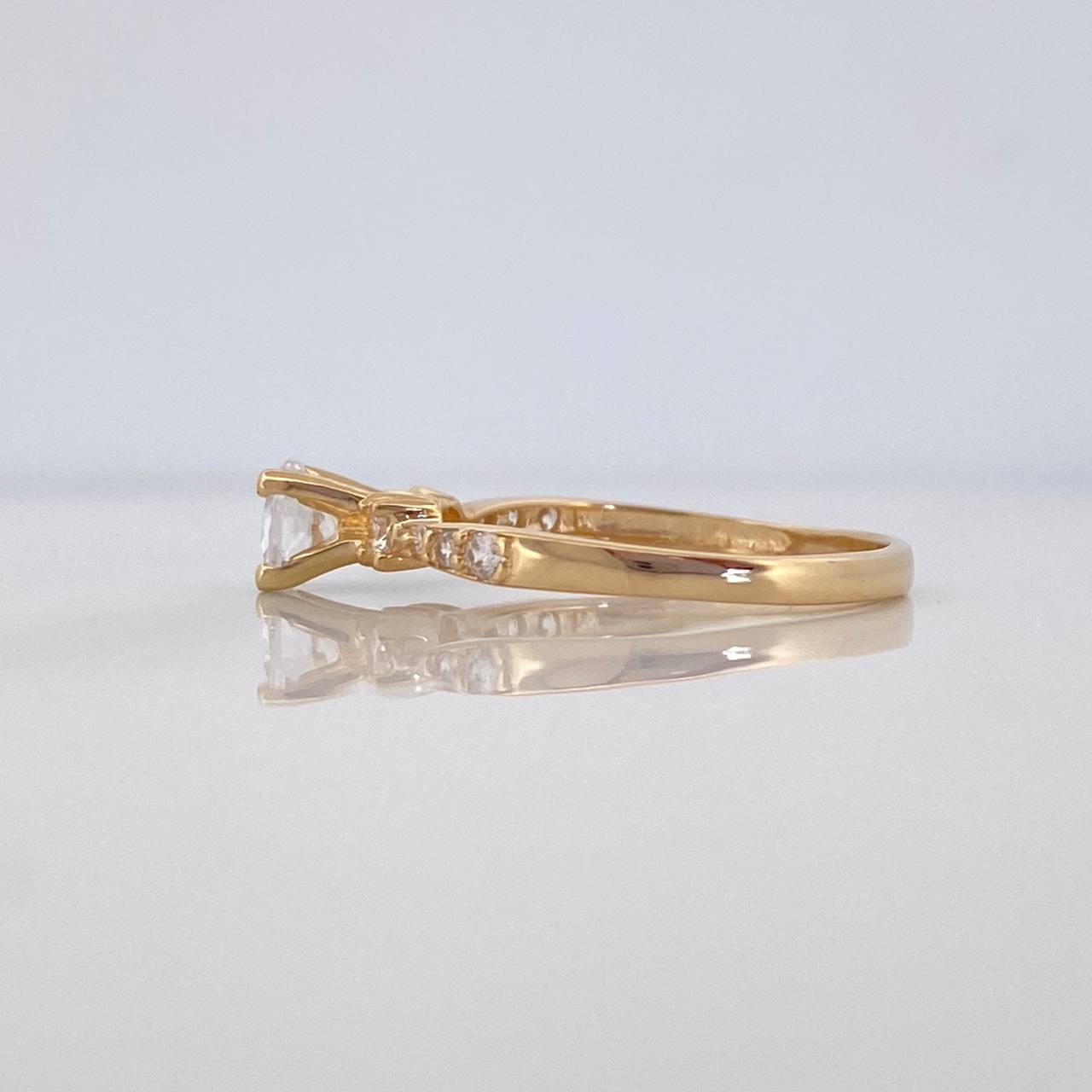 Anillo Solitario Churumbela 2.05 g / T6 1/2 Oro Amarillo 18K
