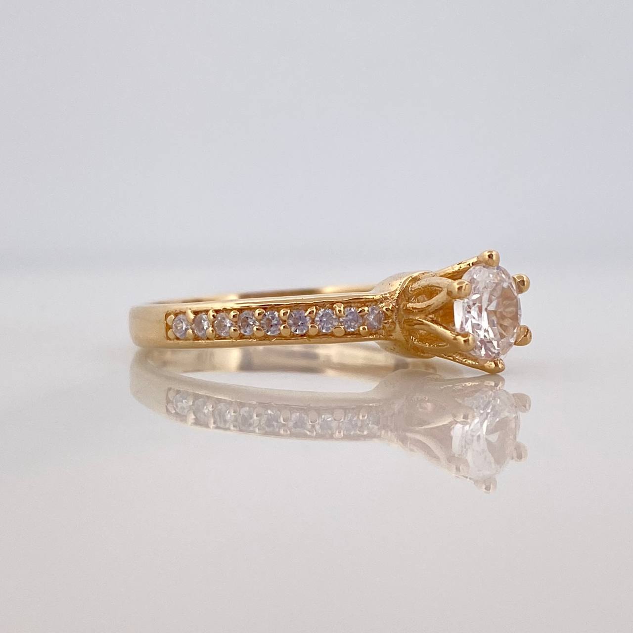 Anillo Solitario Churumbela 2.8 g / T6 Oro Amarillo 18K