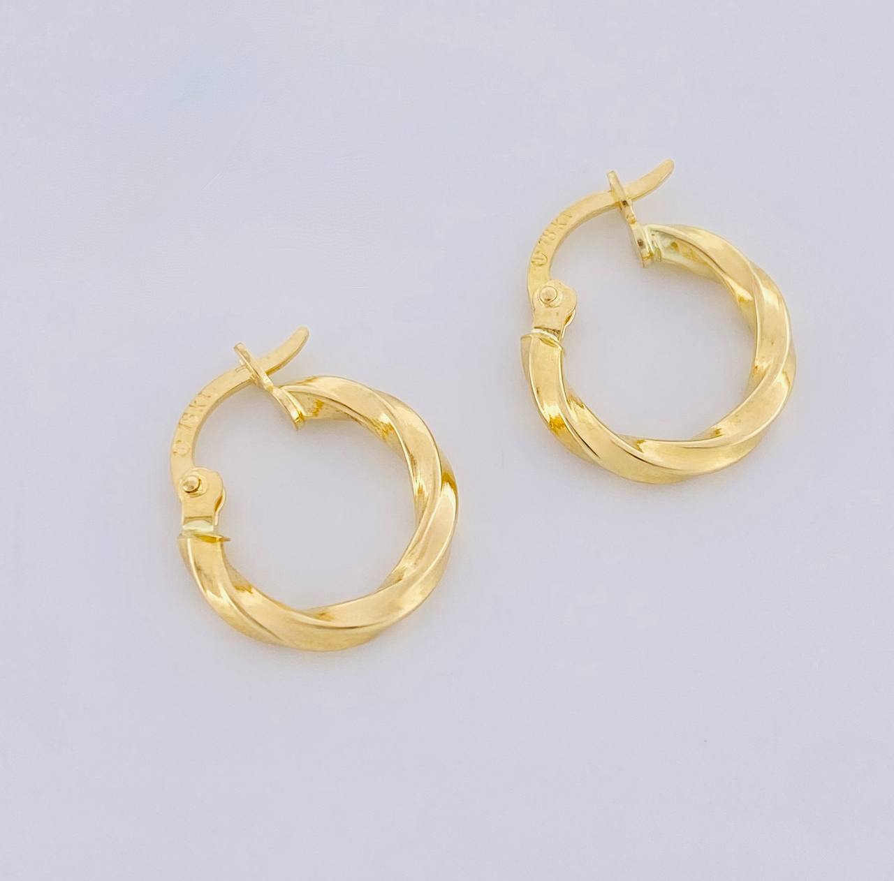 Candongas Kari 1.05g / 1.6cm Oro Amarillo 18K
