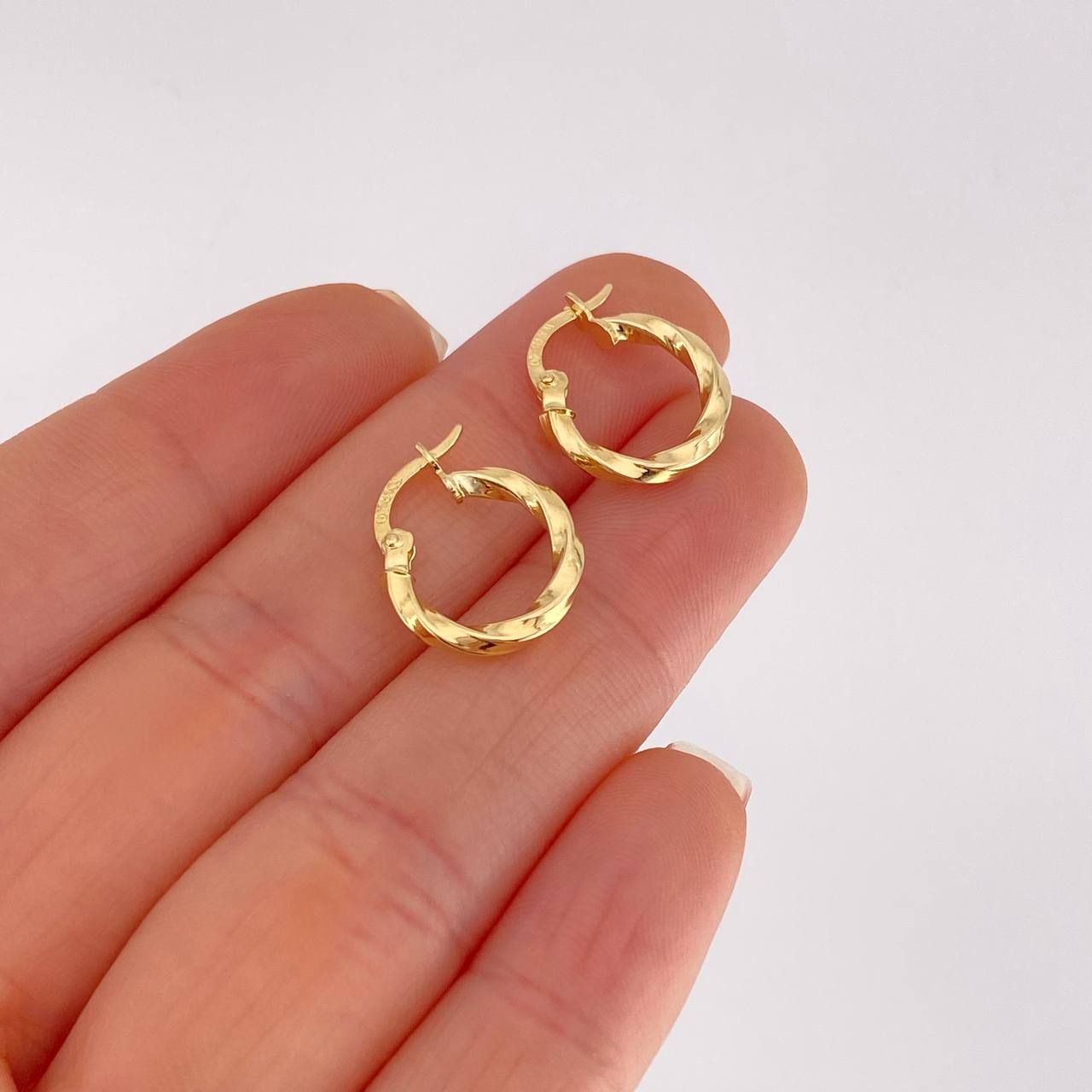 Candongas Kari 1.05g / 1.6cm Oro Amarillo 18K