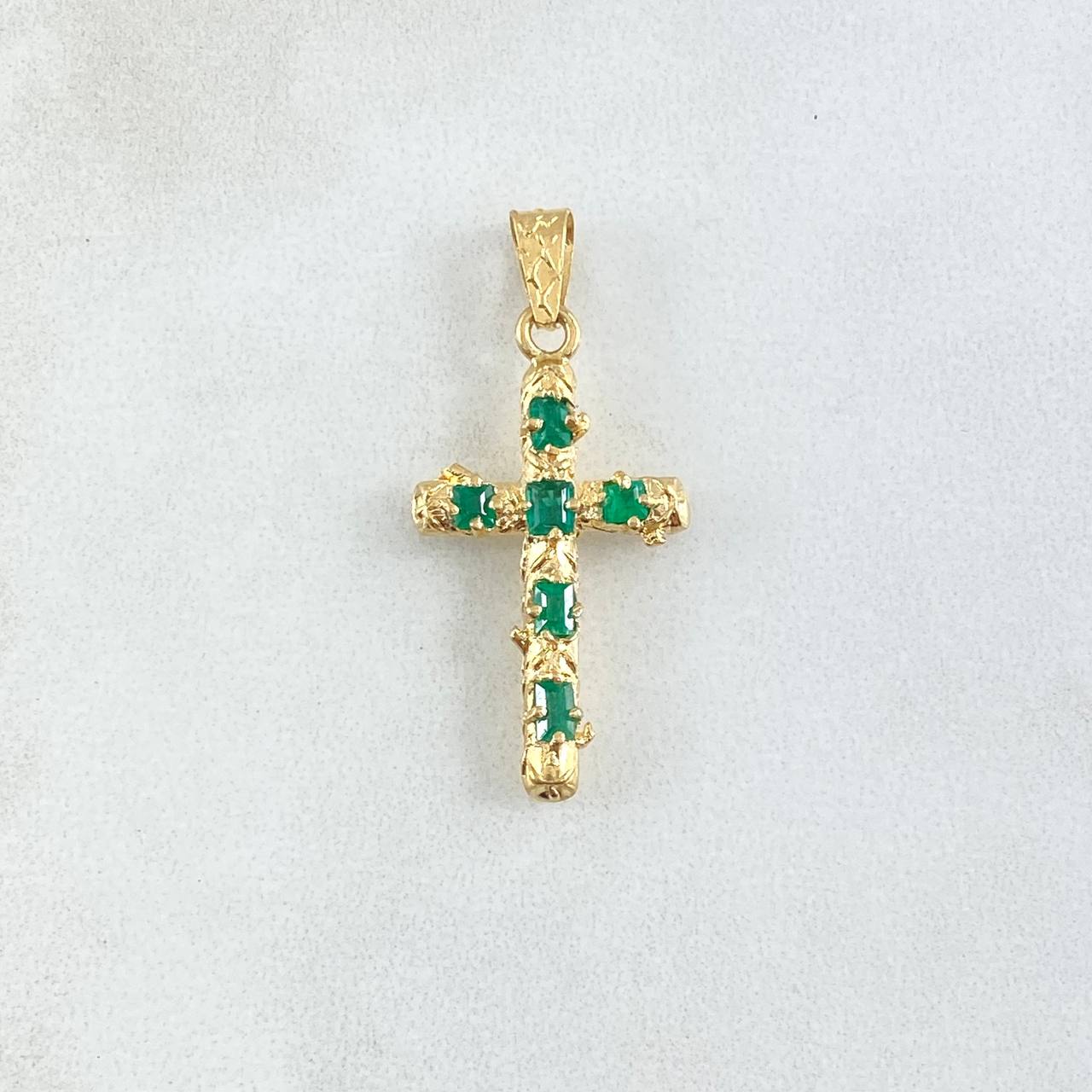 Dije Crúz Tronco 2.8gr / 3.5cm / Esmeraldas 65pts Oro Amarillo 18K (Joya)