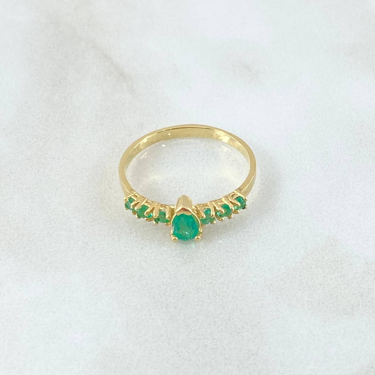 Anillo Solitario Gota 1.75gr / T6 / Esmeraldas 54pts Oro Amarillo 18K (Joya)