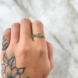 Anillo Solitario Gota 1.75gr / T6 / Esmeraldas 54pts Oro Amarillo 18K (Joya)