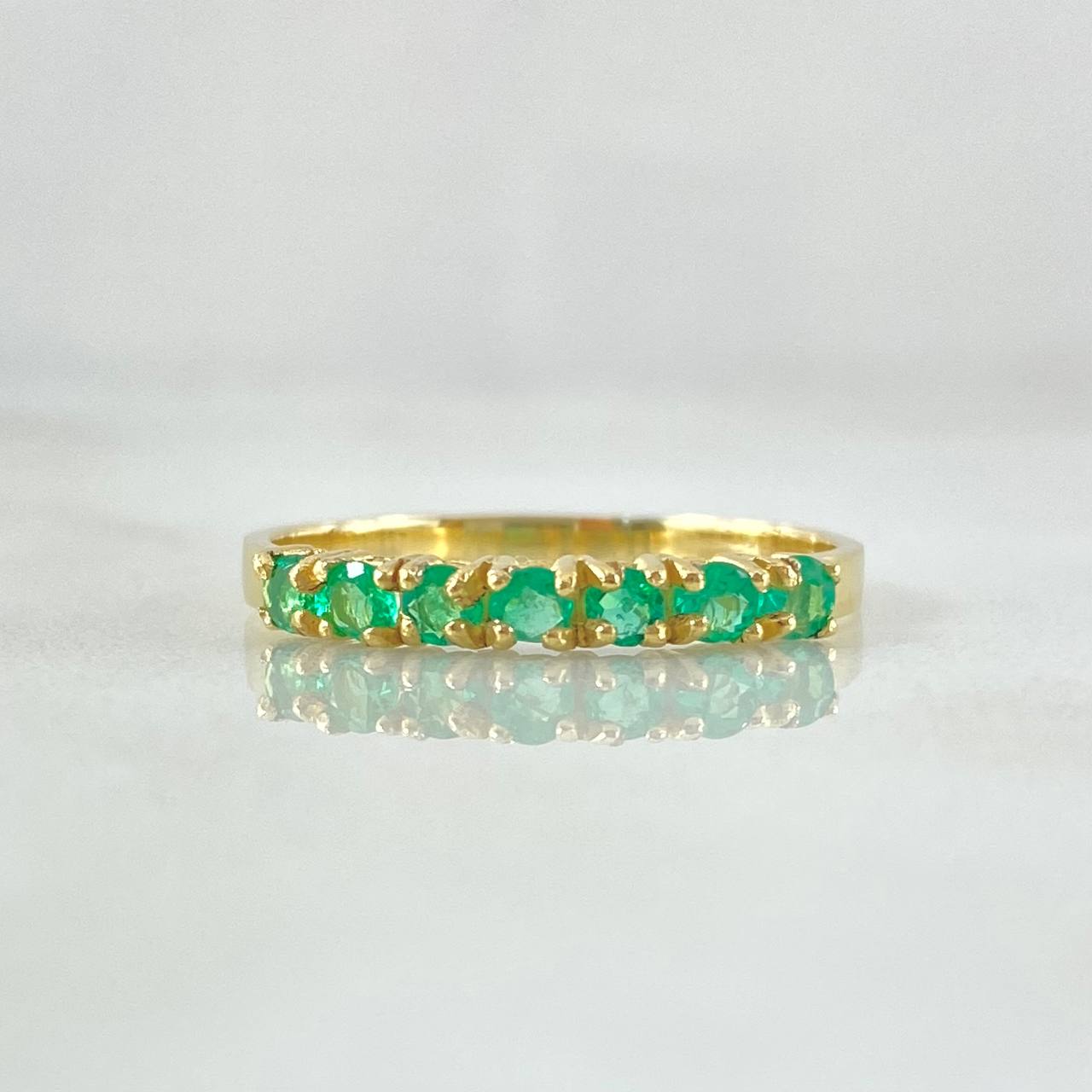Anillo Hiedra 1.5gr / T6 / Esmeraldas 35pts Oro Amarillo 18K (Joya)