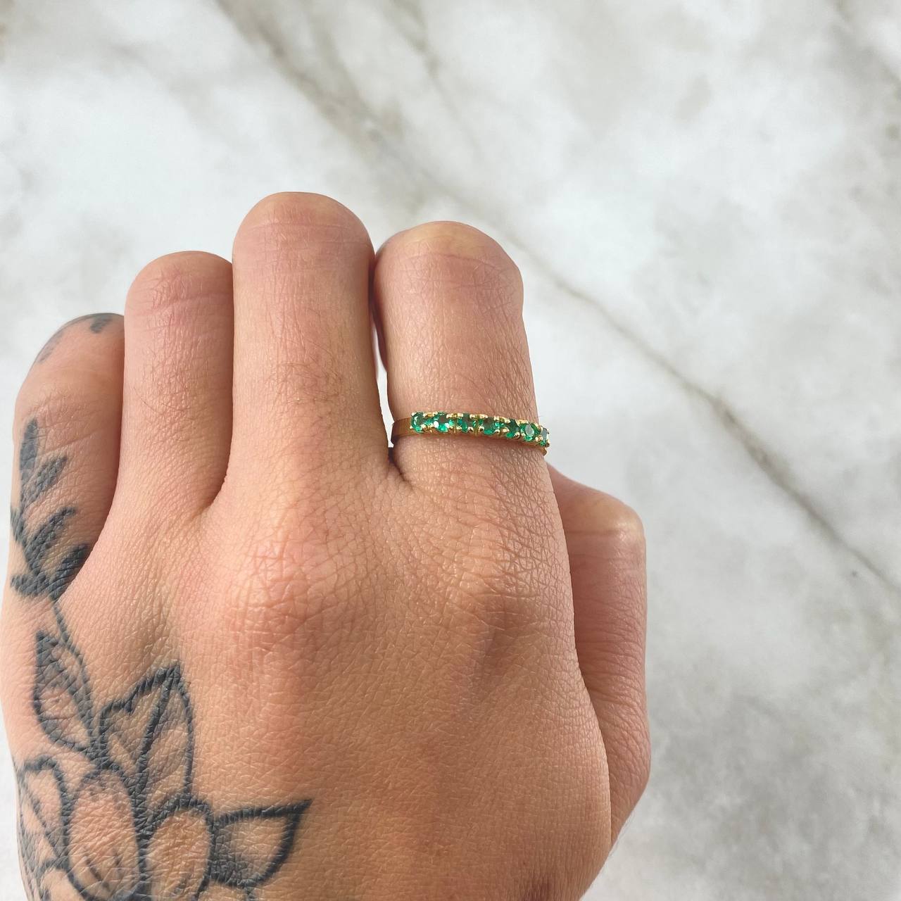 Anillo Hiedra 1.5gr / T6 / Esmeraldas 35pts Oro Amarillo 18K (Joya)
