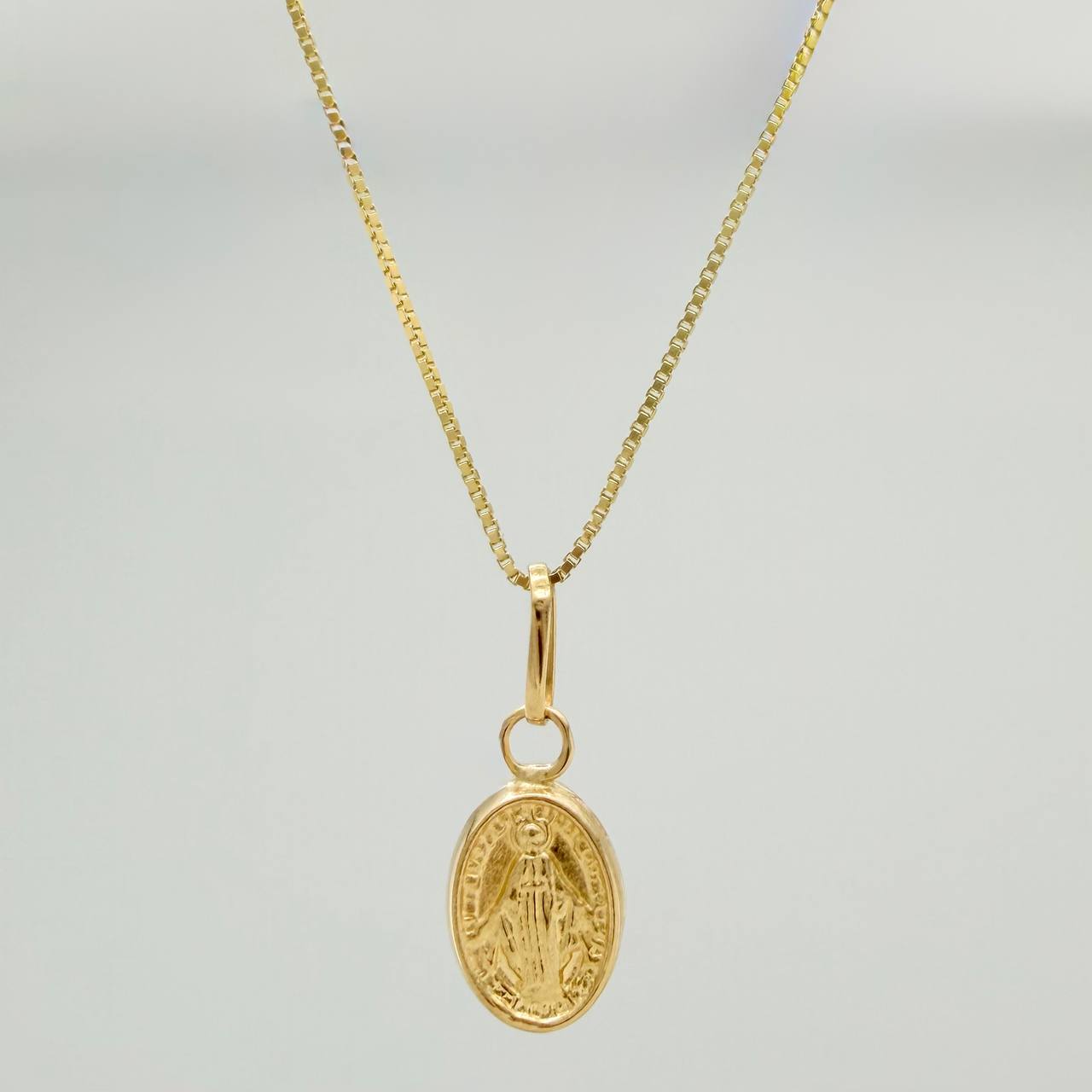 Set Cadena y Dije Veneciana + Virgen Milagrosa 1.3gr / 40cm / 0.53mm Oro Amarillo 18K (Oferta) &