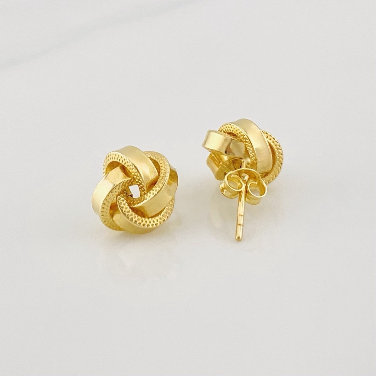 Topos Nudo 1.6g / 9.2mm Oro Amarillo 18K