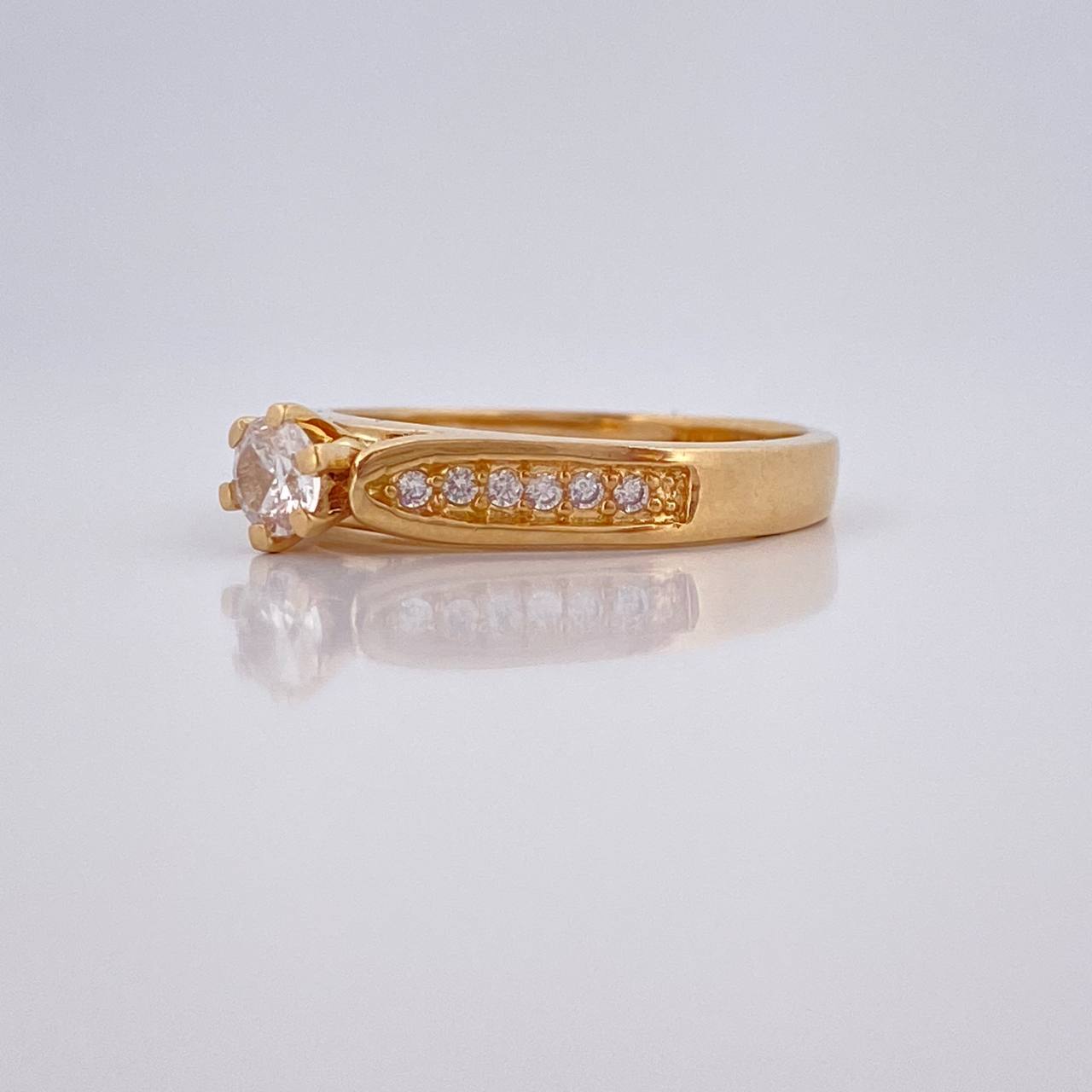 Anillo Solitario 3.3gr / T6 / Oro Amarillo 18K &