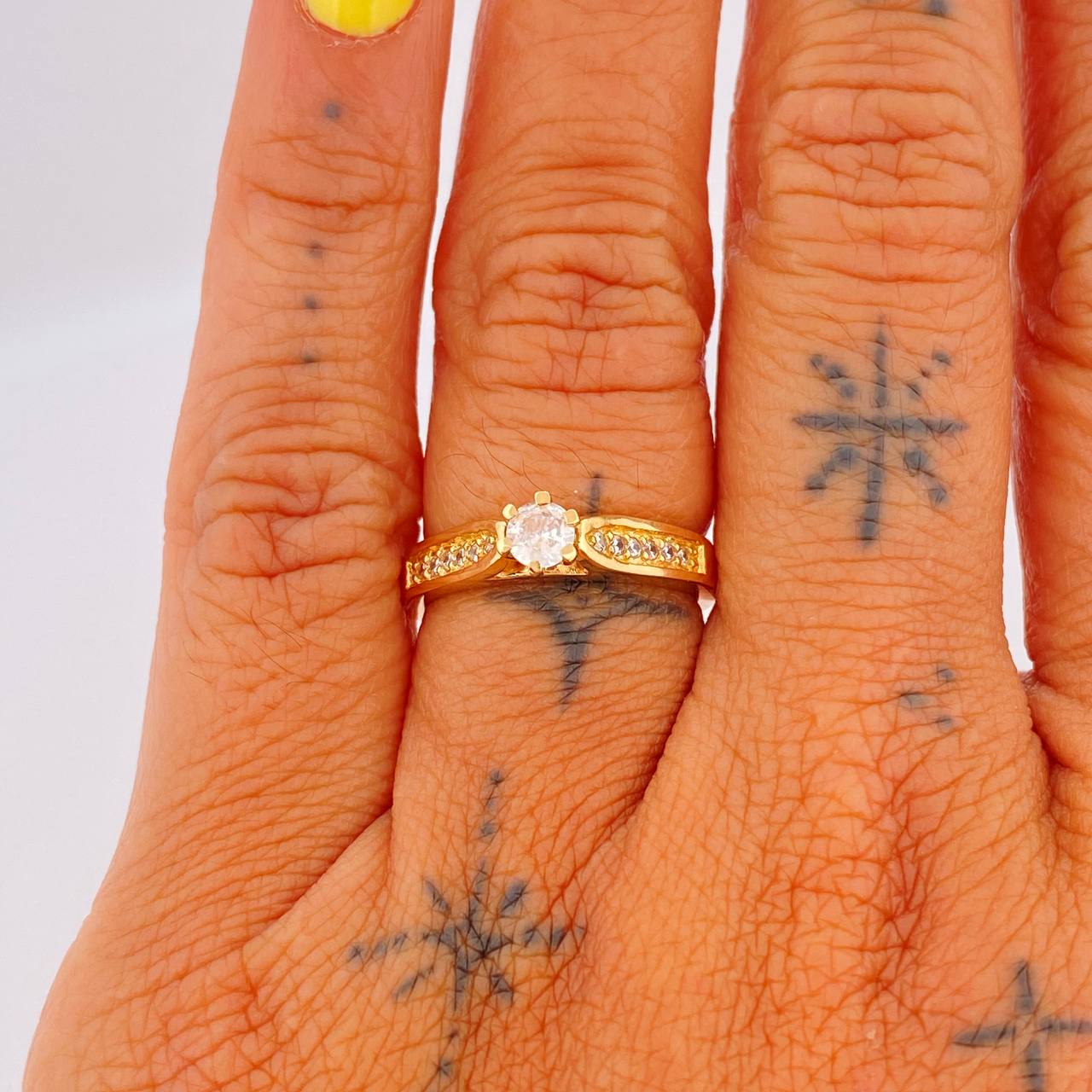 Anillo Solitario 3.3gr / T6 / Oro Amarillo 18K &