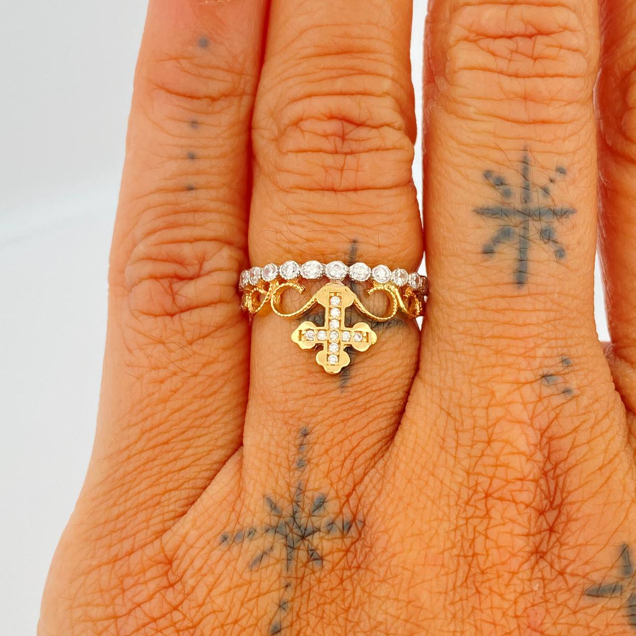 Anillo Corona Cruz 2.7g / T6 1/4 Dos Oros Amarillo Blanco 18K