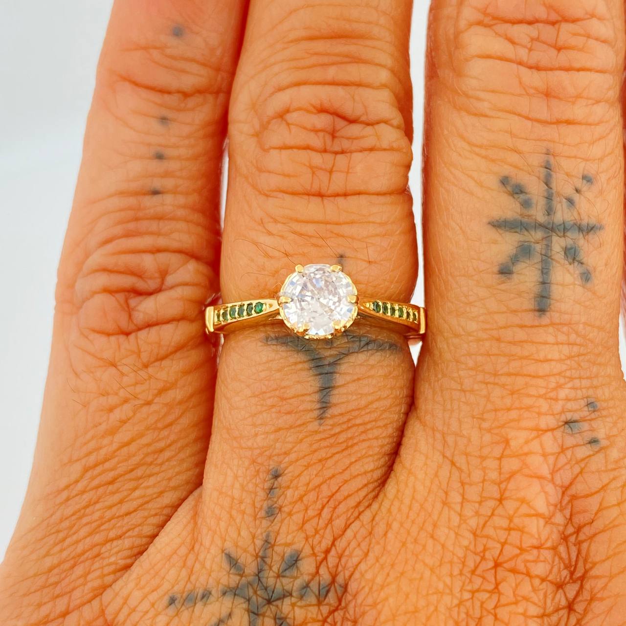 Anillo Solitario 3.35gr / T6 3/4 / Oro Amarillo 18K &