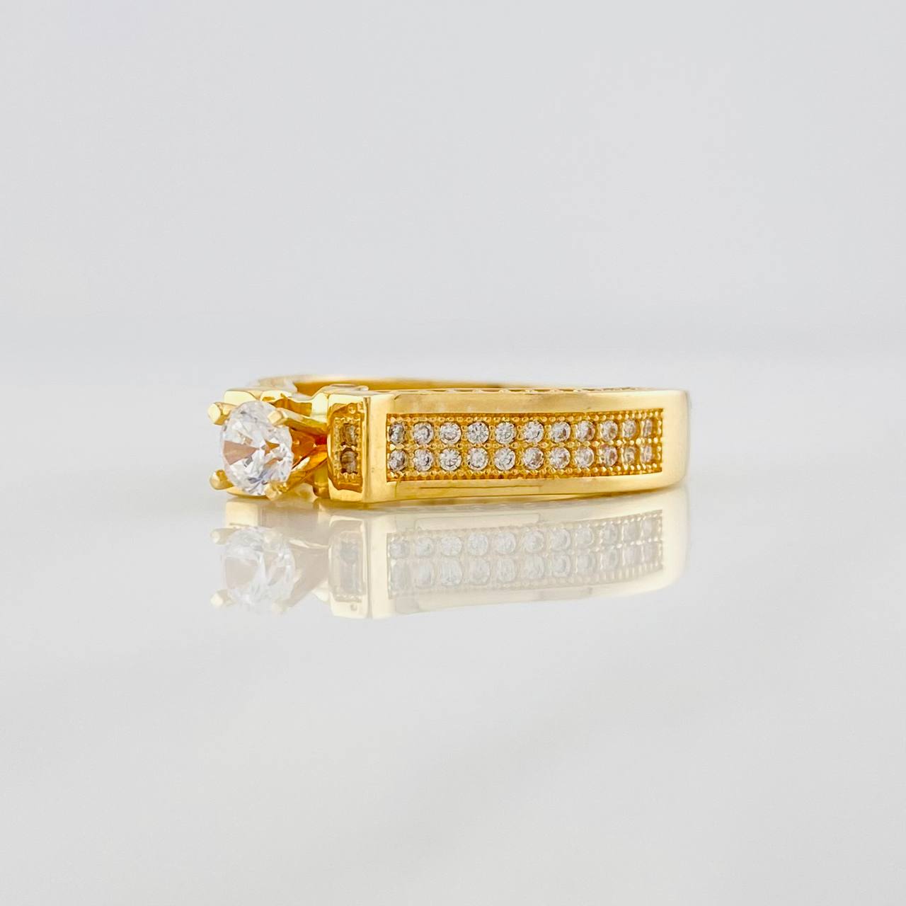 Anillo Solitario Puente 4.95g / T6 1/2 Oro Amarillo 18K