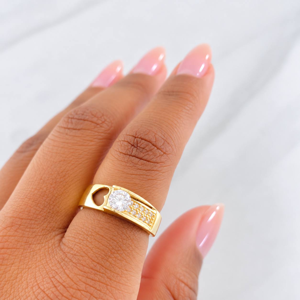 Anillo Solitario Corazon 4.05g / T6 3/4 Oro Amarillo 18K