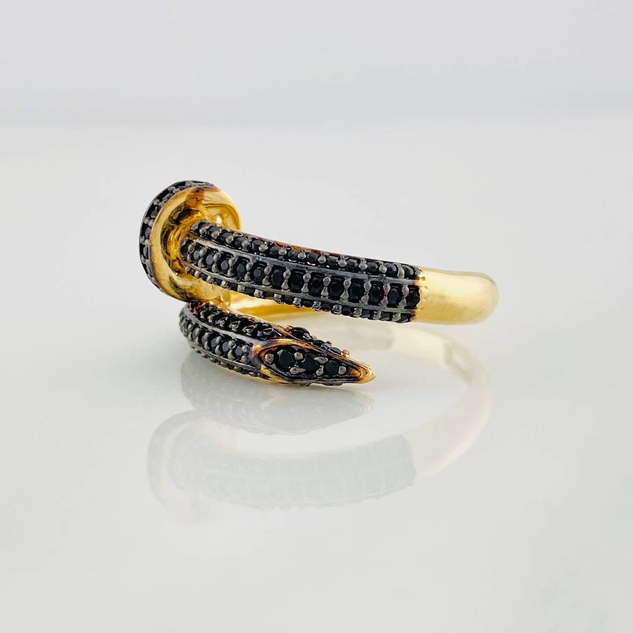 Anillo Clavo 4.3g / T6 3/4 Dos Oros Negro Amarillo 18K