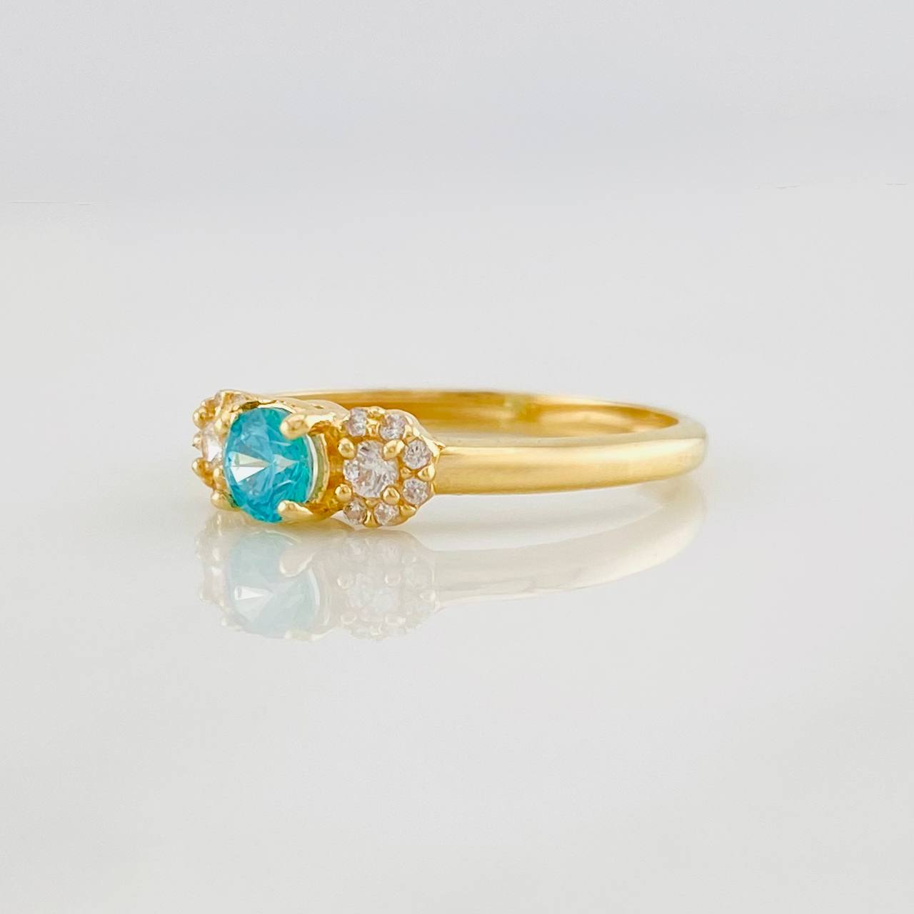 Anillo Solitario Flor 1.9g / T5 3/4 Oro Amarillo 18K