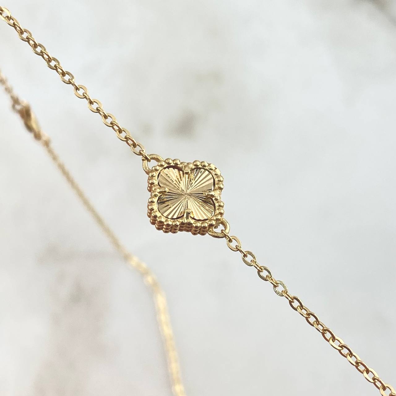 Cadena Aro Seguido Trebol VCyA 8gr / 45cm-50cm / 1.5mm Graduable Diamantado Punteado Oro Amarillo Nac.Esp. 18K
