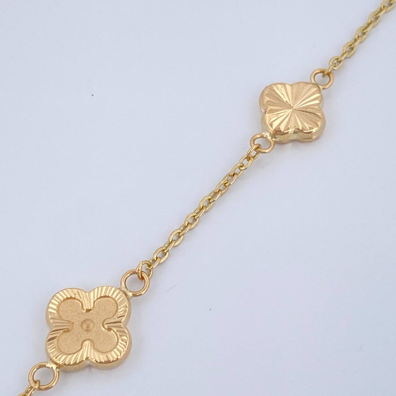 Pulso Trebol Aro Seguido 3.65gr / 18.7cm / 1.8mm Oro Amarillo 18K &