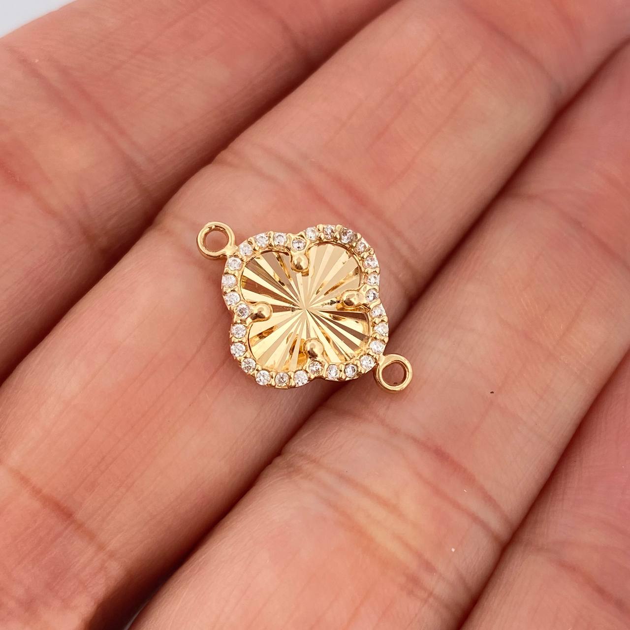Herraje Trebol 1.2gr / 1.4cm / Oro Amarillo Nac.Esp. 18K &