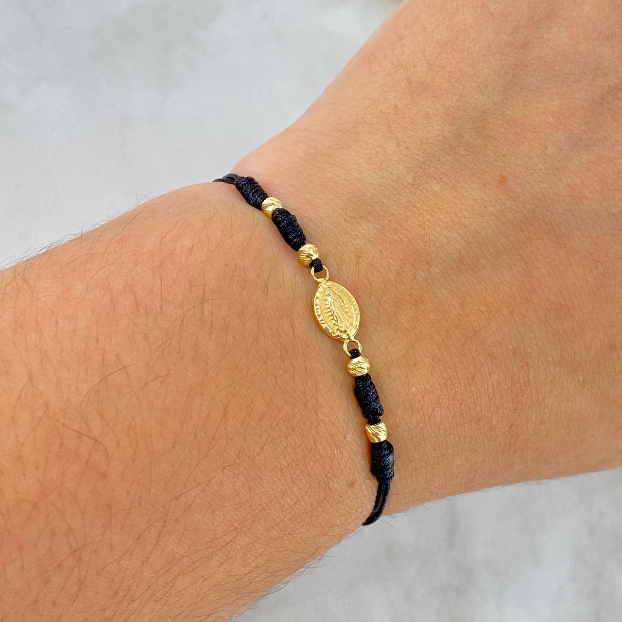 Pulsera Negra Virgen de Guadalupe 0.6gr / 3mm Bolas Diamantadas 4 und Oro Amarillo ©