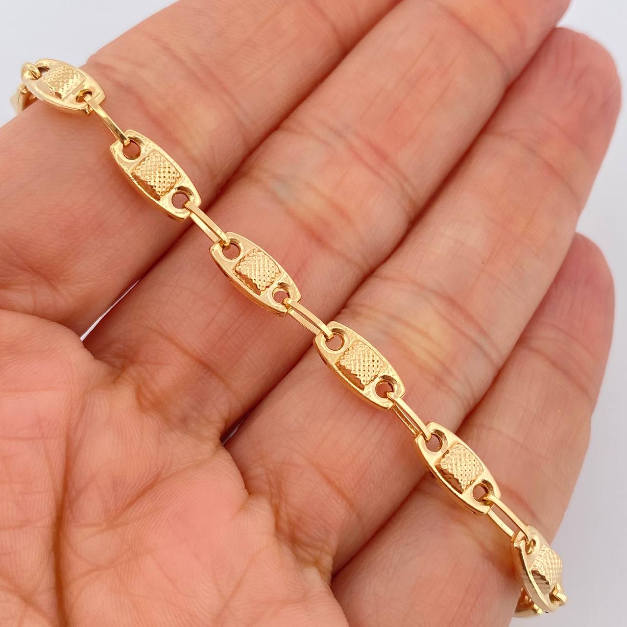 Pulso Rustico 4.85gr / 20.5cm / 4.75mm Oro Amarillo 18K $