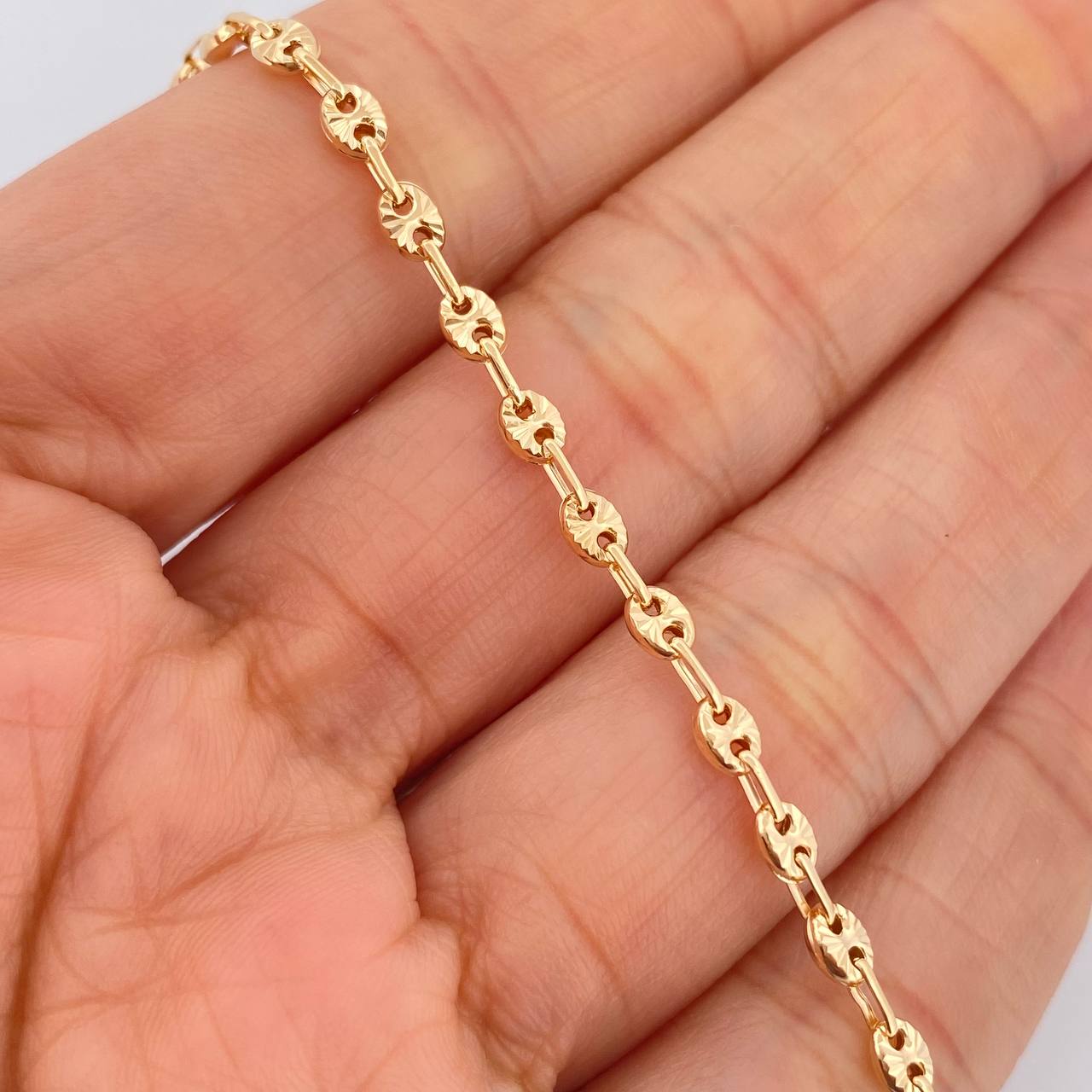 Pulso Gc 3gr / 20.5cm / 3.35mm Oro Amarillo 18K $