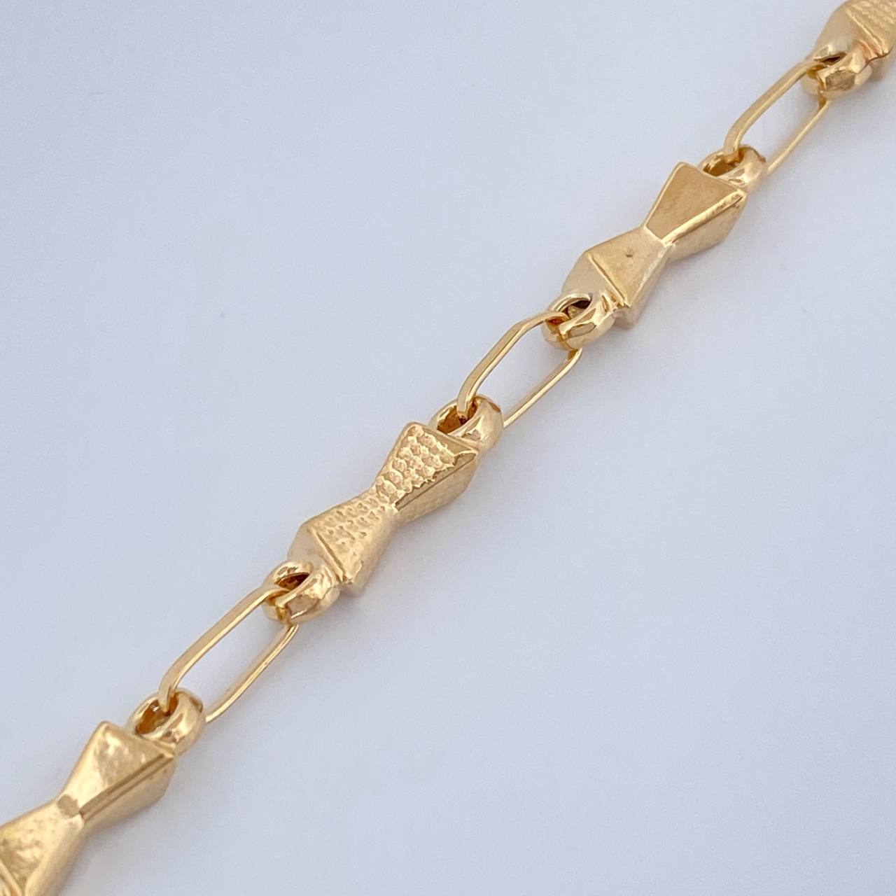 Pulso Rustica Reloj De Arena 4.15gr / 21.3cm / 4.15mm Oro Amarillo 18K $