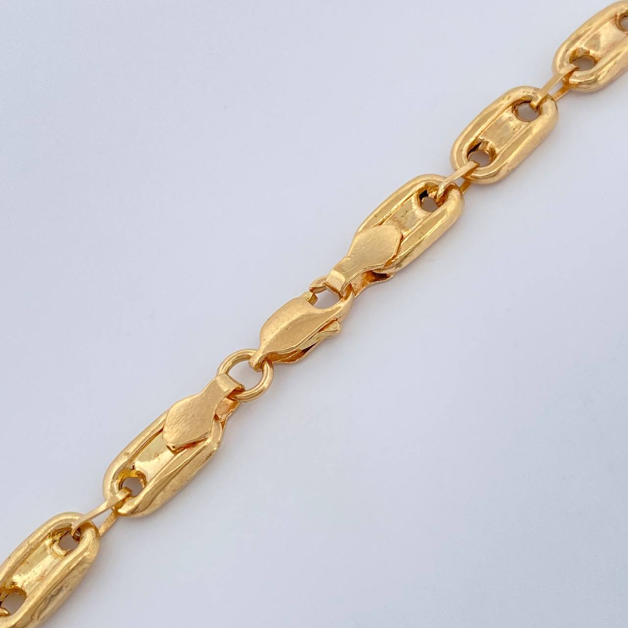 Cadena GC Retangular 13.65gr / 55.3cm / 5.2mm Oro Amarillo 18K $