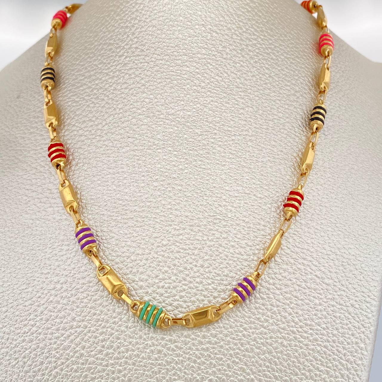 Cadena Rustica Barril 14.75gr / 61.2cm / 5mm Oro Amarillo 18K $