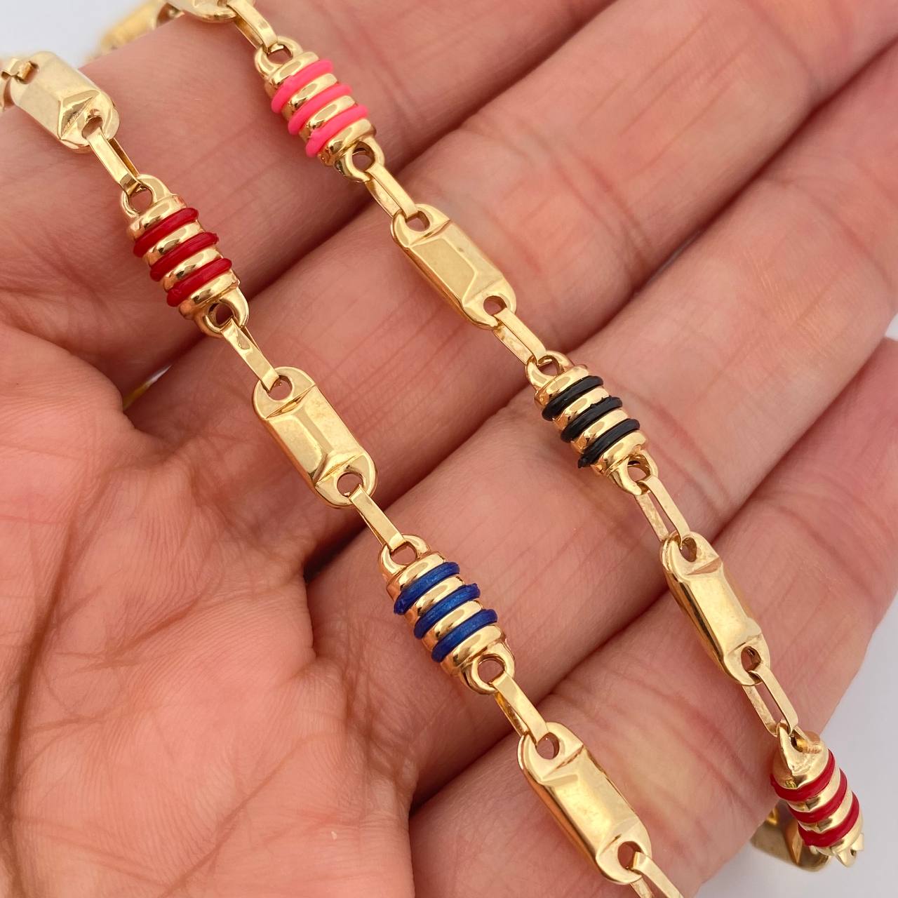 Cadena Rustica Barril 14.75gr / 61.2cm / 5mm Oro Amarillo 18K $