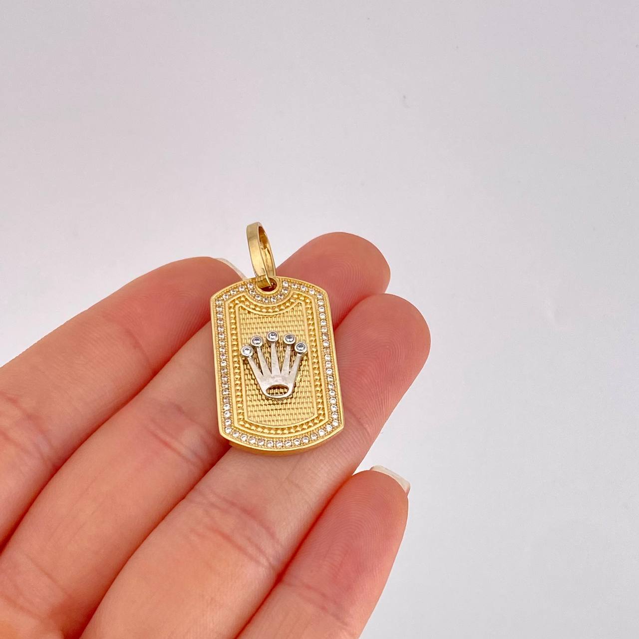 Dije Placa Corona 7.05g / 3.8cm Dos Oros Amarillo Blanco 18K