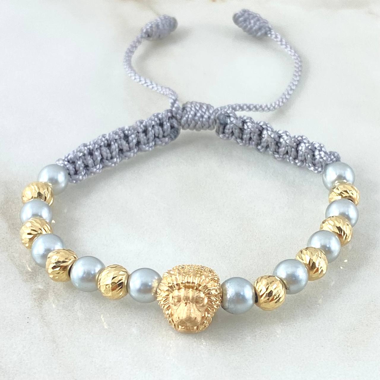 Pulsera Gris Herraje León Grueso 4.6gr / 6mm Bolas Diamantadas 8und Oro Amarillo 18K ©