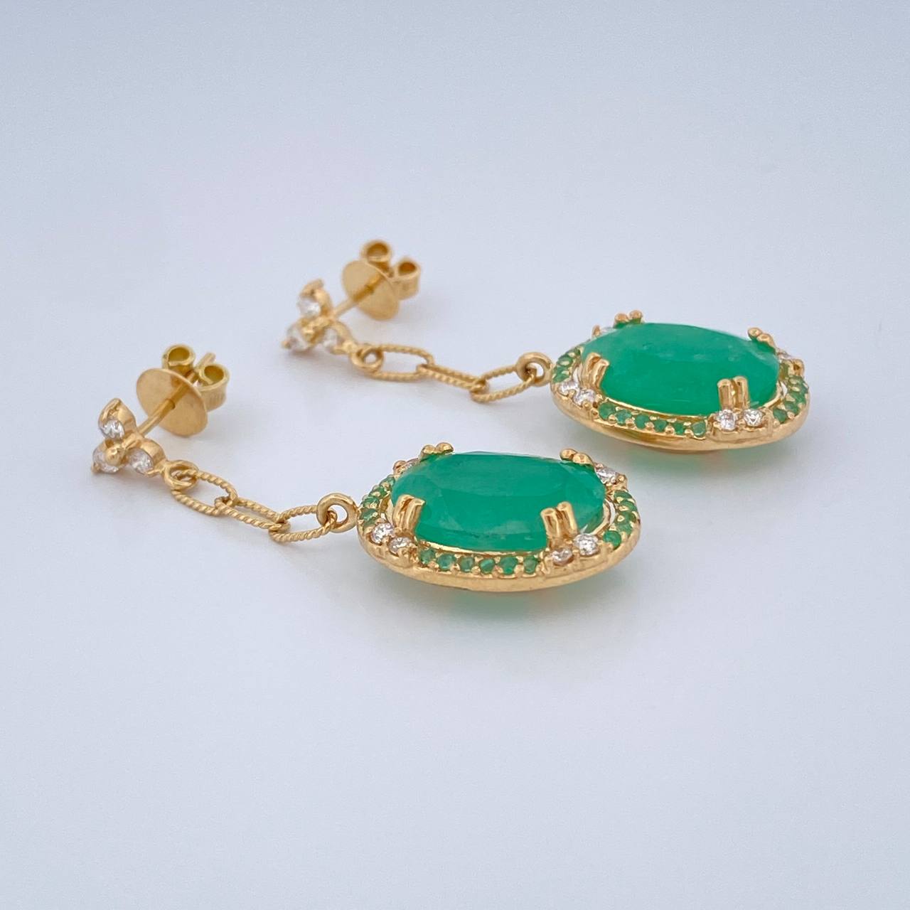 Topos Arete Ovalados Esmeralda 7.05gr / Oro Amarillo 18K %