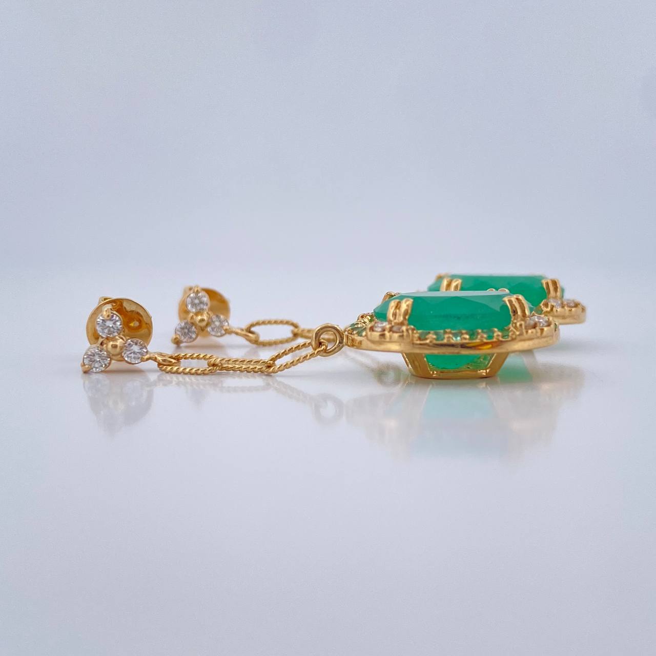 Topos Arete Ovalados Esmeralda 7.05gr / Oro Amarillo 18K %