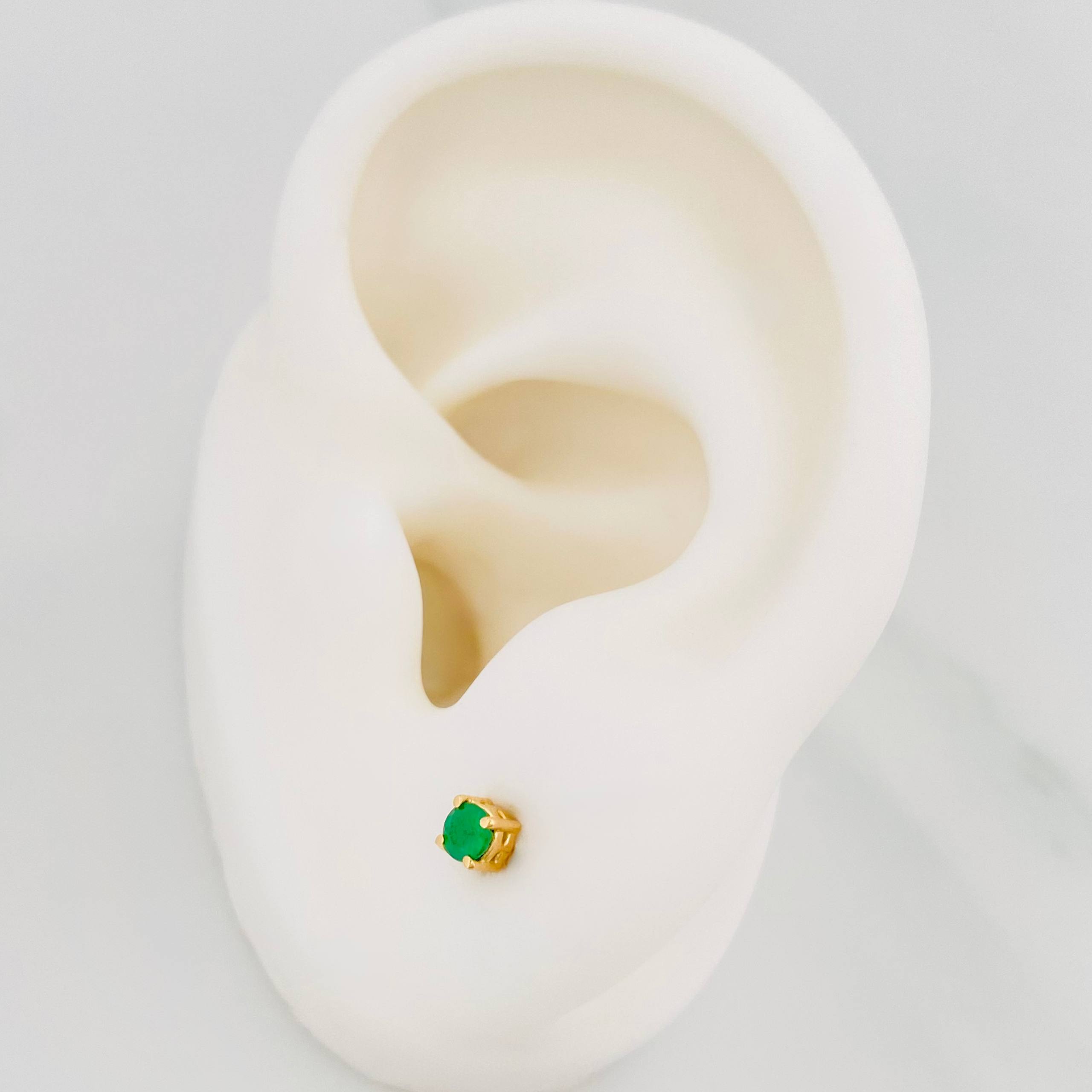 Topos Cuatro Garras Esmeraldas 17 Pts 0.7 g / 2.8 mm Oro Amarillo 18K