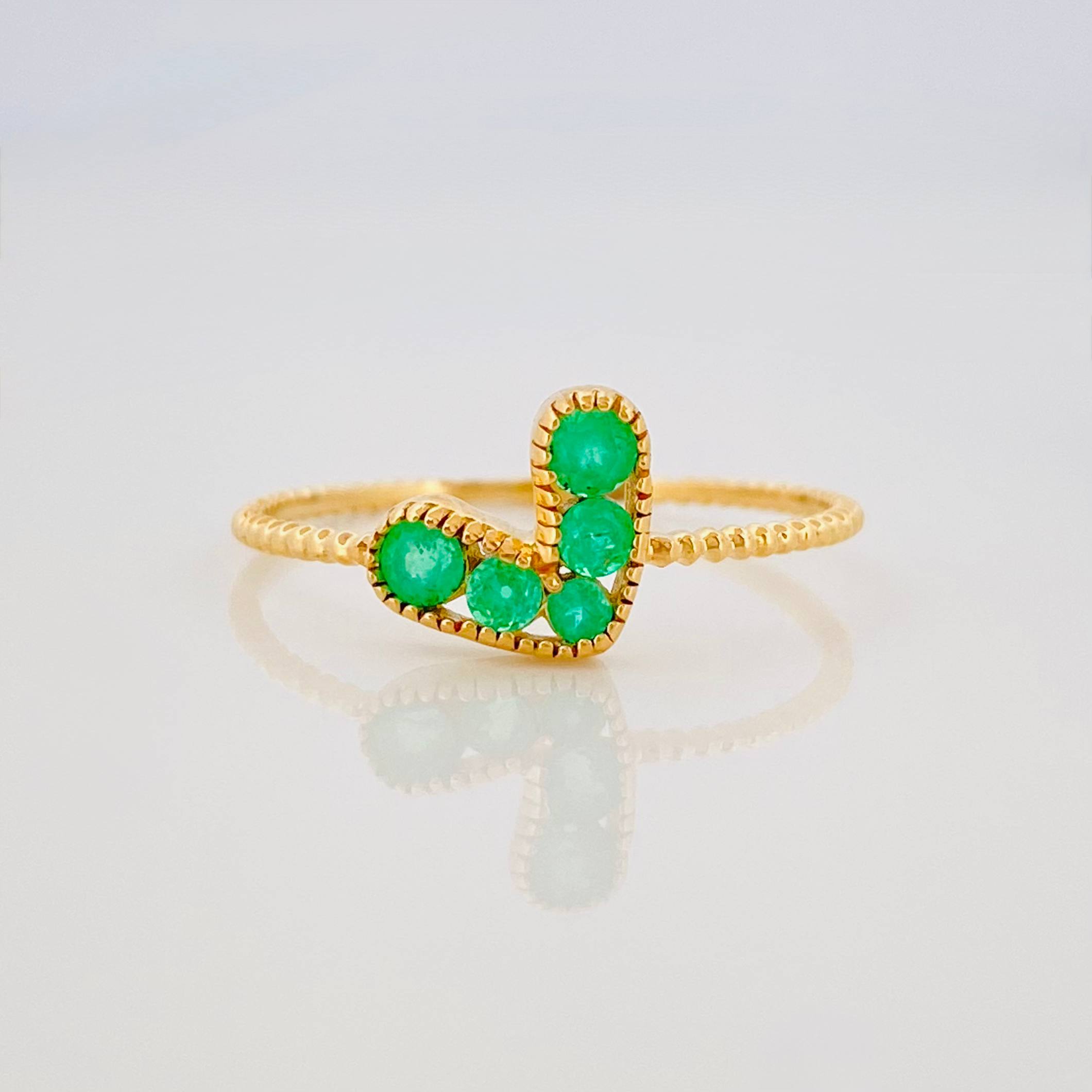 Anillo Corazon Esmeraldas 25 Pts 1 g / T6 Oro Amarillo 18K