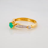Anillo Solitario Puente Esmeraldas 27 Pts Diamantes 08 Pts 2.25 g / T5 1/2 Dos Oros Amarillo Blanco 18K