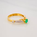 Anillo Solitario Puente Esmeraldas 27 Pts Diamantes 08 Pts 2.25 g / T5 1/2 Dos Oros Amarillo Blanco 18K